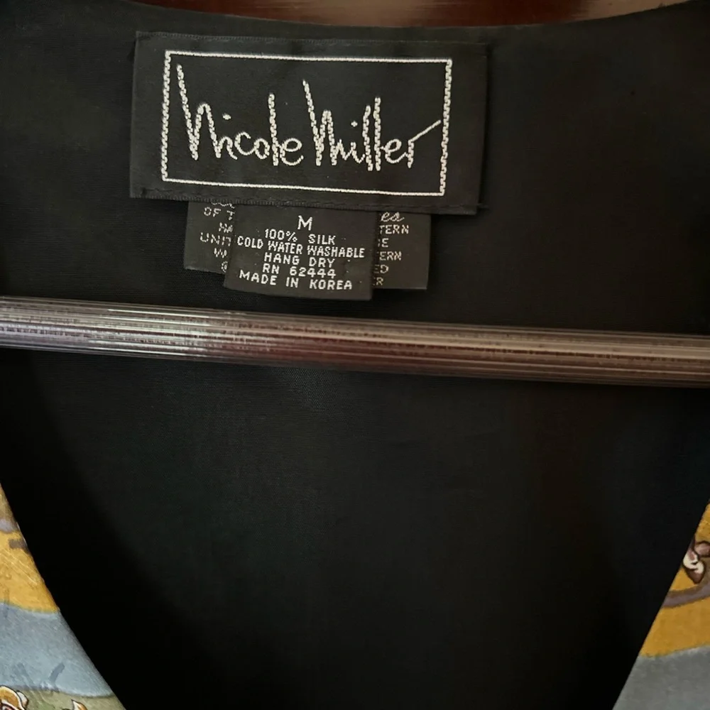 Vintage Nicole Miller Silk Western Multicolor Horse Vest with Cowboys & Indians - Picture 4 of 5